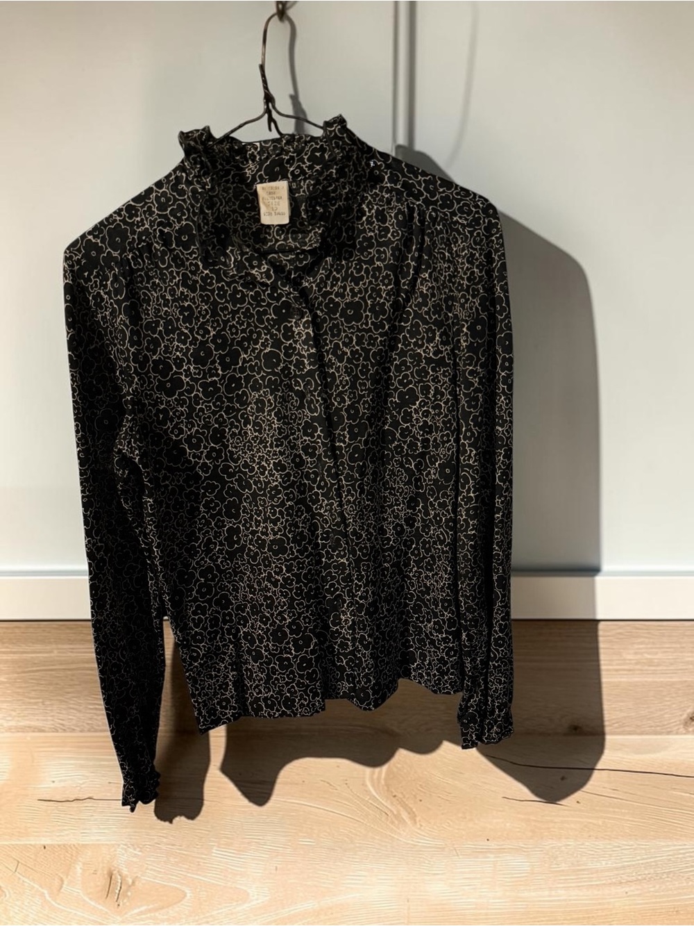 Source Unknown Black Floral Ruffle-Neck Blouse